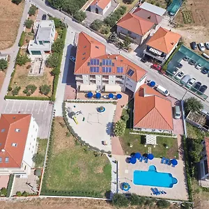 apartments-porto-samaria.hotels-in-trogir.com/